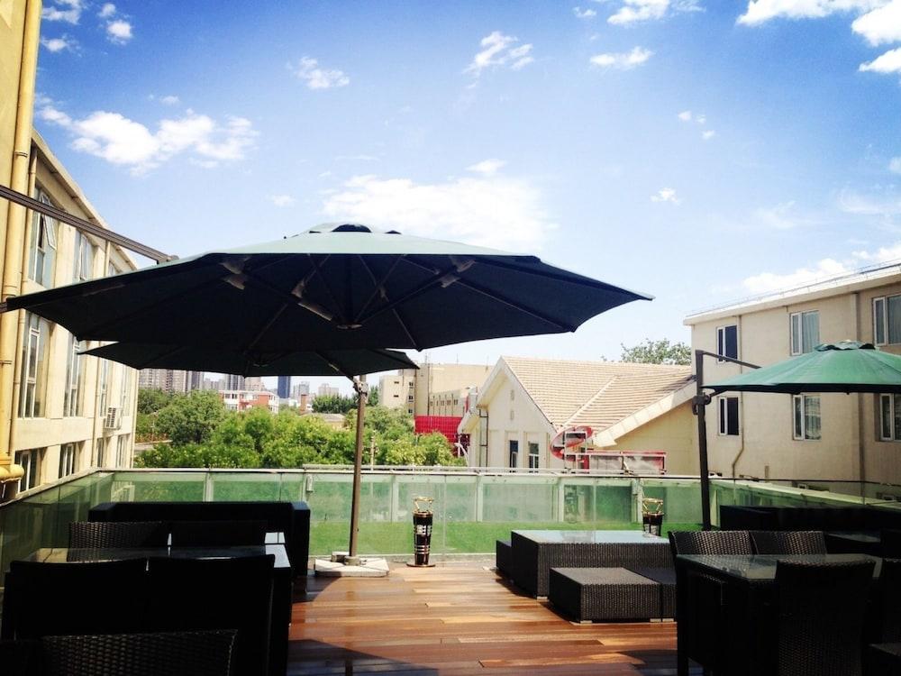 Springs Valley Hotel