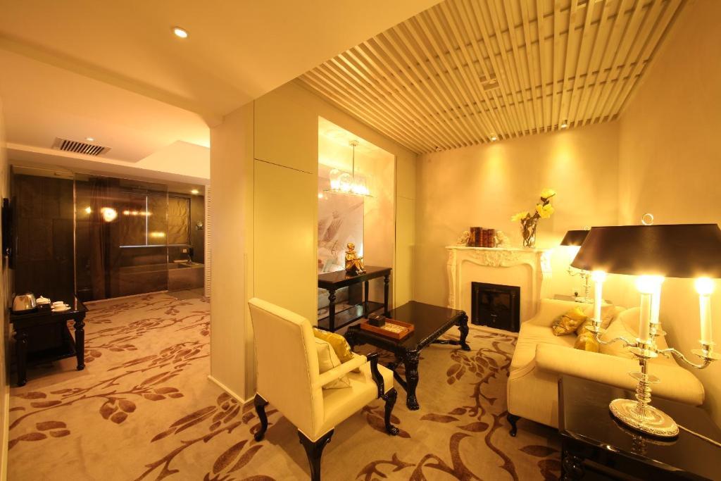 Springs Valley Hotel